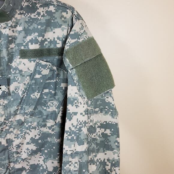 Army Combat Uniform Coat in Digital Camo Size S Short - Picture 6 of 10
